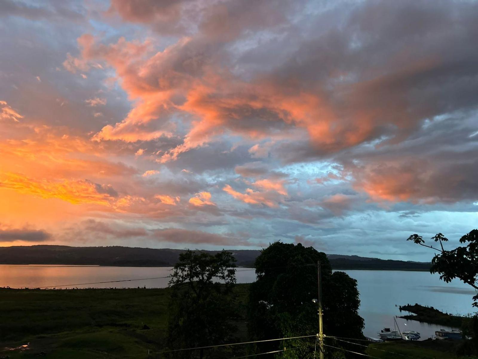 Villas Paradise Arenal Volcano Lake View El Castillo Bagian luar foto